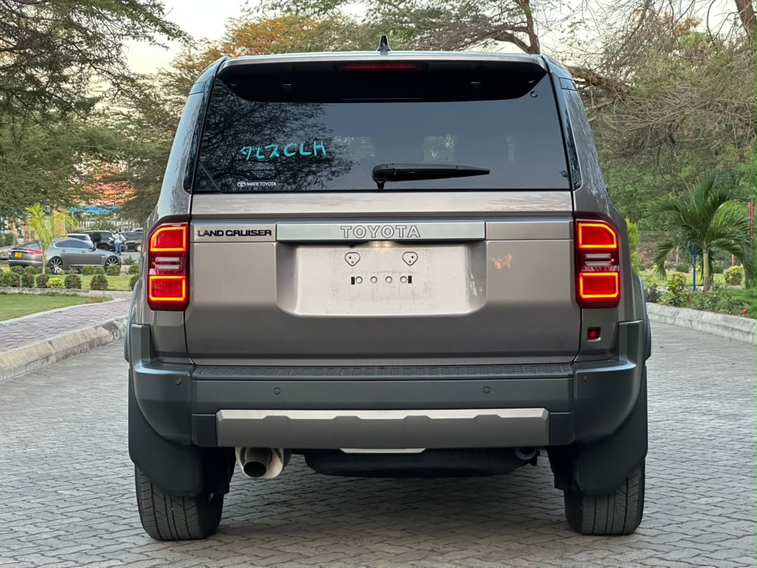 LANDCRUISER PRADO 250 SERIES thumbnail 12